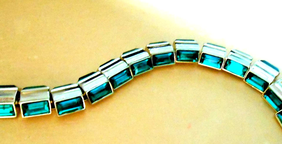 Emerald Green NECKLACE Cold Water Creek Gold Tone - Image 3 of 4