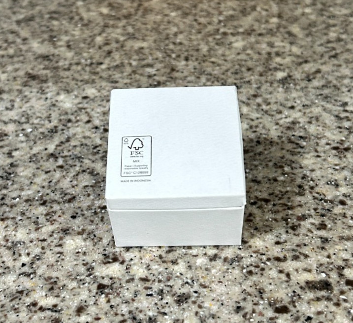 Pandora~Empty~Charm / Ring Gift Box~White & Pink~1½"x 2" x 2" image 4