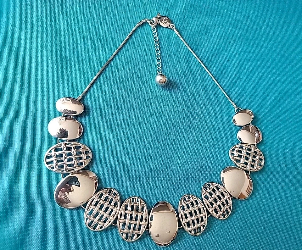 Collar LC Liz Claiborne Para Mujer Grueso Tono Plateado ~ 21" Firmado De Colección Foto 3 de 4