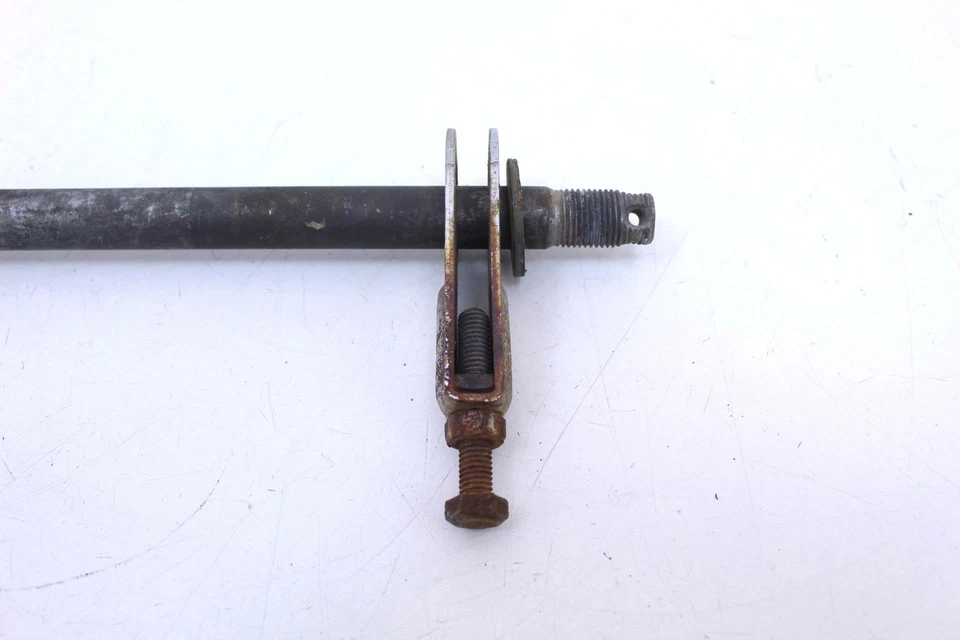 Kawasaki KZ400 1975 OEM eje trasero llanta rueda trasera eje perno pivote R5.Bx29 Foto 4 de 4