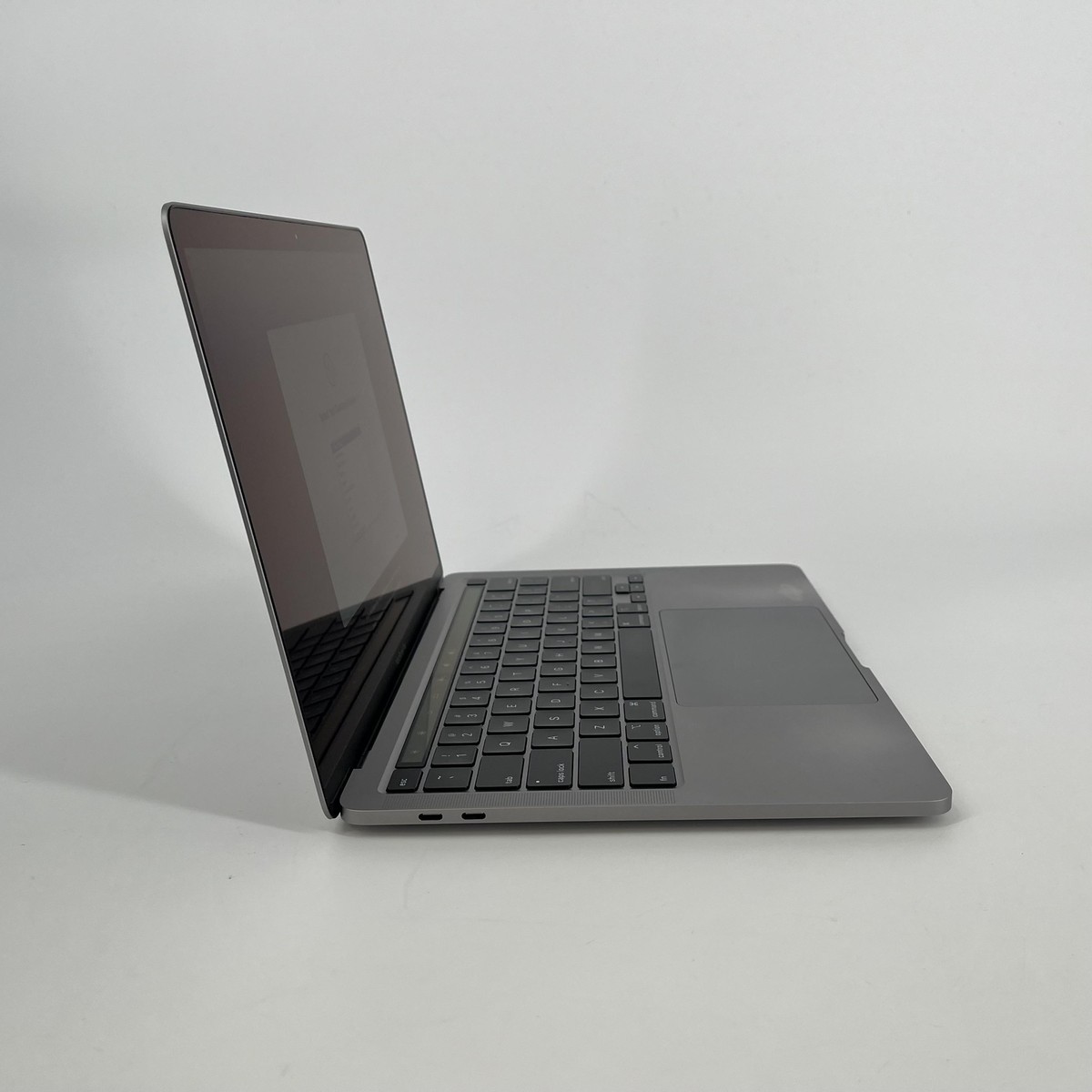 MacBook Pro 13 Space Gray 2020 2.0GHz i5 16GB 512GB - Good Condition MacBook Pro 13 Space Gray 2020 2.0GHz i5 16GB 512GB - Good Condition