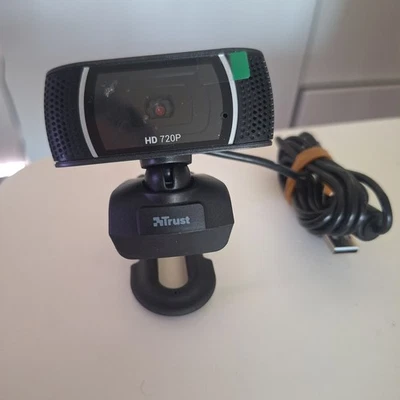 Trust HD 720P USB A Web Cam with Built-In Microphone model 18679 - Image 1 of 4