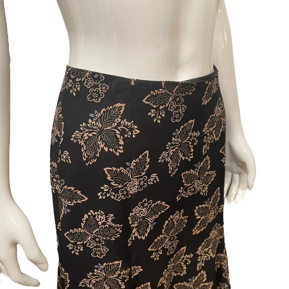 Ann Taylor LOFT Size 0 26 A-Line 100% Silk Skirt Black Floral Lined Side Zip - Image 2 of 4