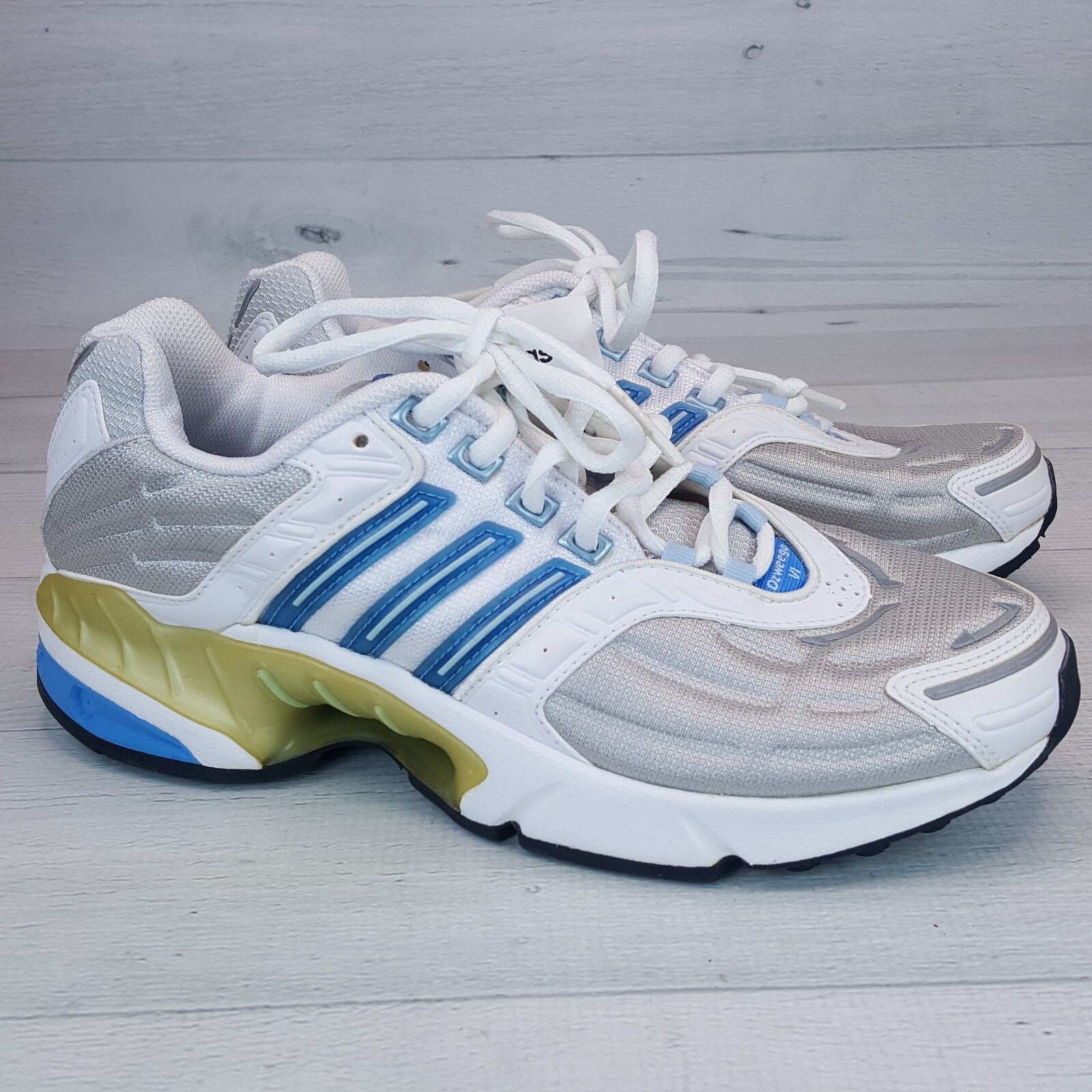 Adidas Women’s Sz 8 Ozweego VI Running Sneakers White Silver Blue NEW 678576 Adidas Women’s Sz 8 Ozweego VI Running Sneakers White Silver Blue NEW 678576