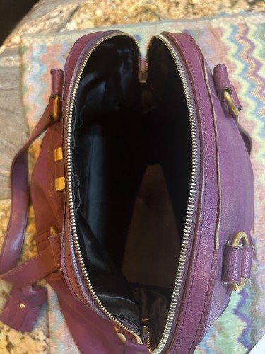 YSL Yves Saint Laurent Handbag. - Picture 9 of 17