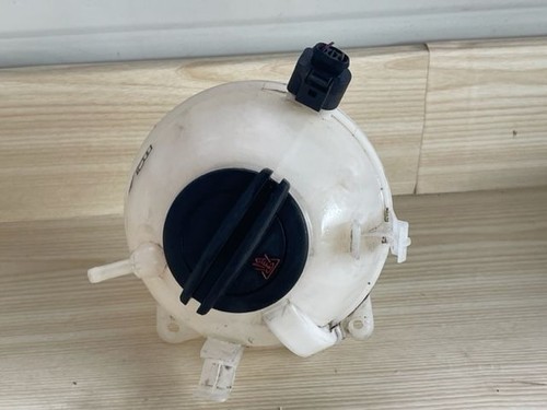 Skoda Yeti 1.2TSI   Ausgleichsbehälter Kühler 1KO121407 A  VW Original Teile