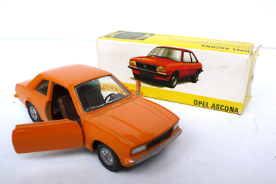 Dinky Toys 011543 Opel Ascona - Miniature D'époque - Portes Ouvrantes - Fabriquée En Espagne