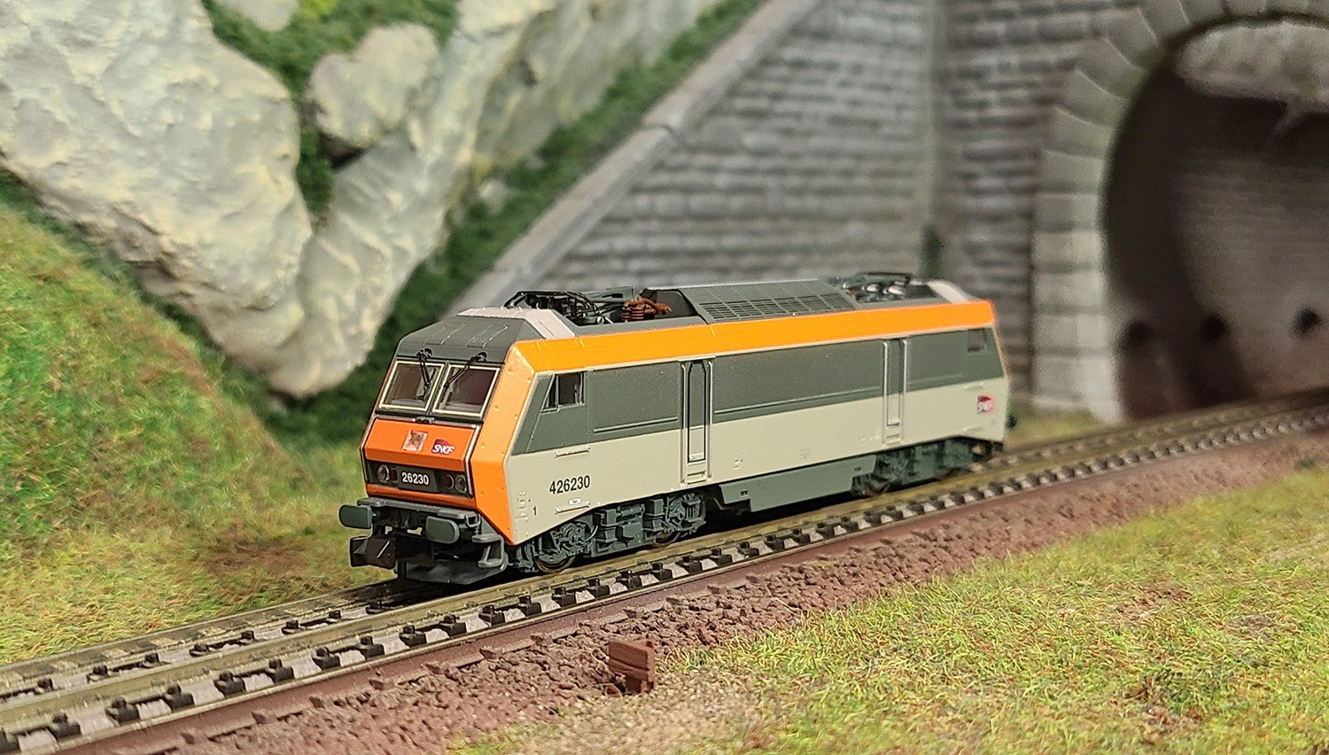 Locomotive électrique BB 426230 SNCF Fleischmann 7560002 feux inversibles