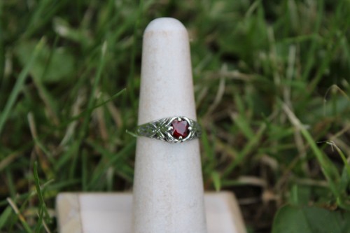 Garnet Sterling Vintage Filigree Floral Design Ring