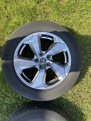 4 Original Toyota Leichtmetallräder 17 Zoll mit Falken Reifen