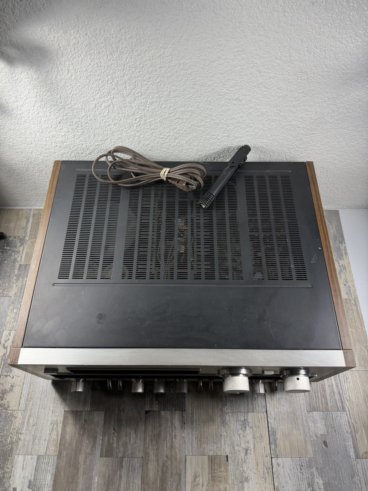 Sony STR-V6 Monster Receiver - For Parts Or Repair (Untested) Powers On