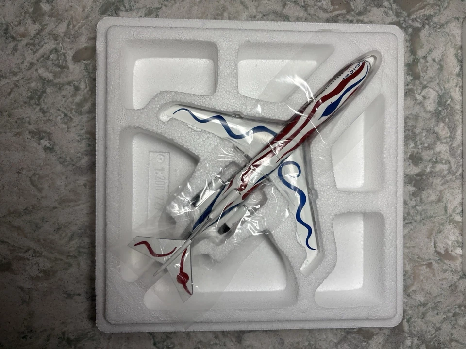 Inflight 200 Braniff Boeing 727-200 N408BN 1:200 Airplane MIB (16a) - Image 2 of 4