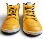 Air Jordan 1 Mid GS "University Gold / Black" Sz 5.5Y Style 554725-700 — photo 3