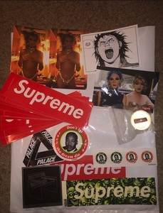 skull supreme sticker