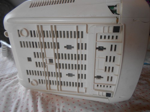 Sony Trinitron KV-9PT50 9" White Retro Gaming TV Vintage Tested w Remote READ! - Picture 5 of 10