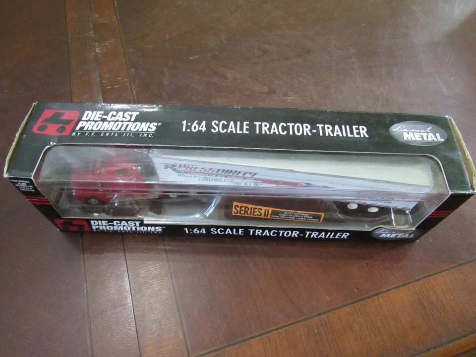 Tractor/remolque directo Freightliner Xpress DCP 1/64 #30364 - NUEVO EN CAJA Foto 4 de 4