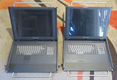 2 Belkin OmniView F1DC100R 1HE Rack Mount Monitor Konsolen