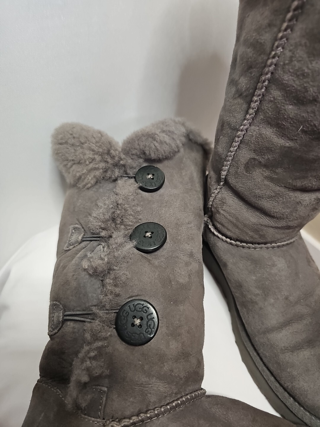 ugg boots bailey button triple size 9 womens gris - image 7