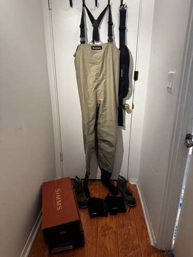 Simms Men's Guide Weight Waders - Stking Ft, Large And Aquastealth Boots Size10