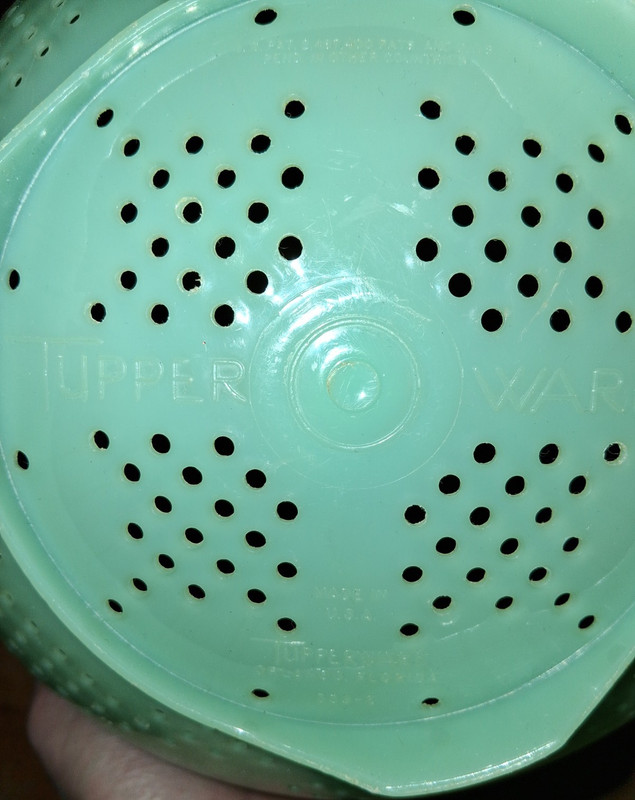 Tupperware Vintage Green Plastic Colander 10 in Reusable Easy Clean 339-2