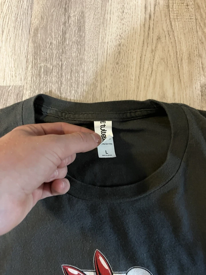 Blink 182 Men 23/24 Tour Shirt AUTHENTIC Size Large Anime girl Hook Ups skate!!! - Image 3 of 4