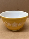 Vintage Pyrex Butterfly Gold 401,  1 1/2 Pt Mixing Bowl, Golden Butterflies