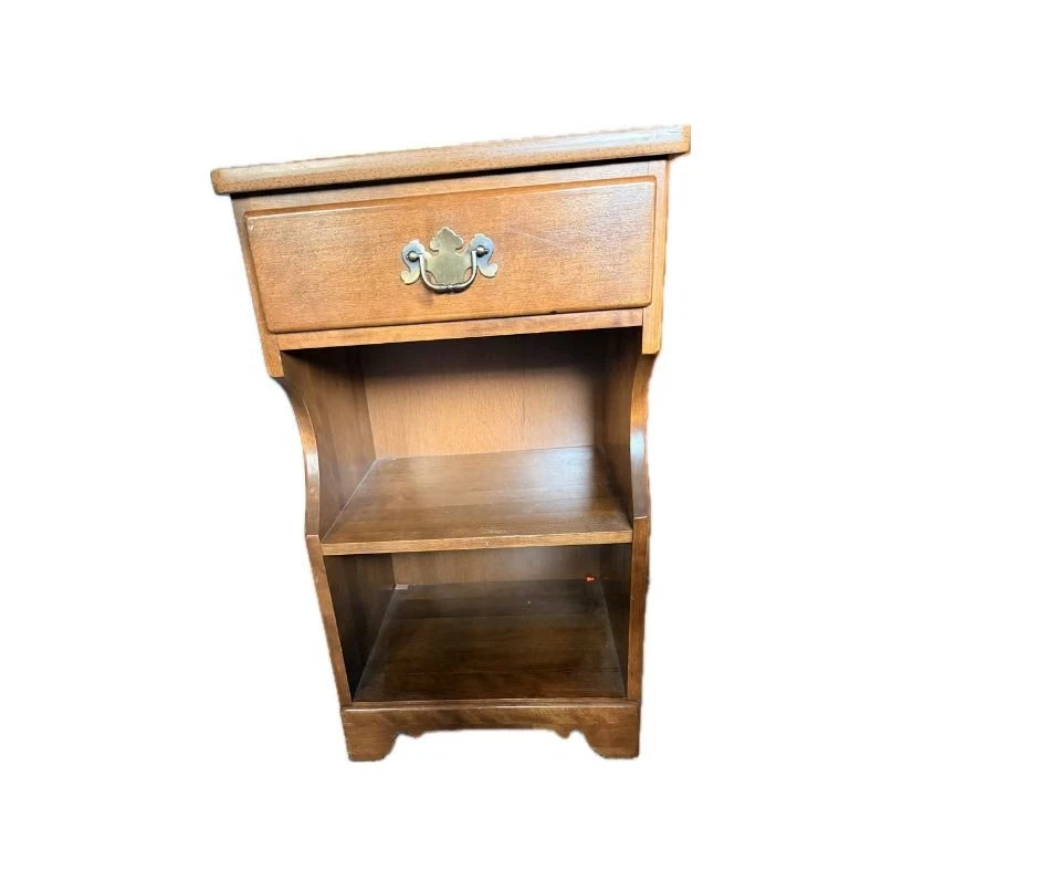 Ethan Allen Nutmeg Maple CRP Bedroom Furniture Set - Pristine Vintage Condition - Image 2 of 4