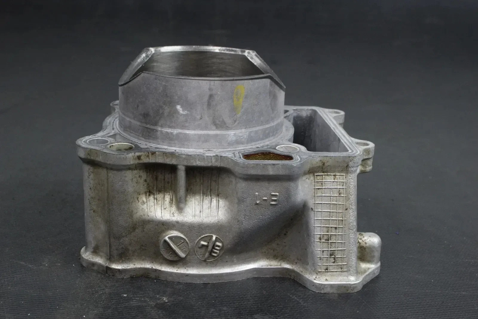 2000 Suzuki DRZ400E OEM Cylinder *Grooved* B4352 11210-29F20-0F0