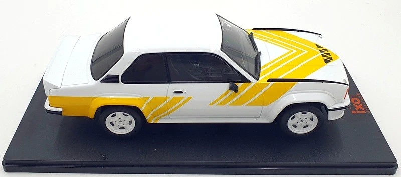 Modelos IXO 1/18 Escala Diecast 18CMC127 - Opel Ascona B 400 1982 - Blanco Foto 4 de 4