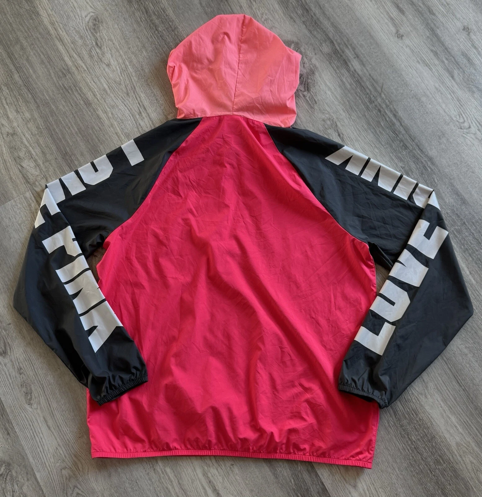 UNDERCOVER Giacca a vento Victoria's Secret ROSA leggera con cappuccio giacca anorak taglia XS NUOVA