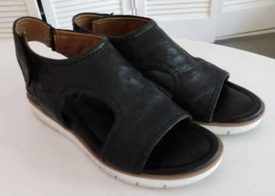 Sofft Black Leather Upper Hook & Loop Adjustable Sandals size 6 EUC Open Toe