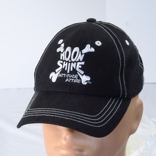 Moonshine Attitude Atuendo Negro Correa Sombrero Cerveza Licor Bar Estilo de Vida Calavera
