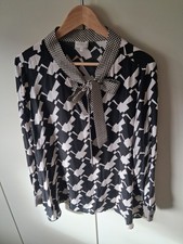 Bluse Milano Italy , Gr. 42, creme/schwarz gemustert mit Schluppe, Neuwertig!