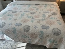 Ocean Seashells Tropical White Background King Quilt Read