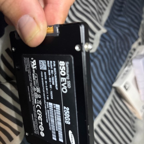 Samsung 850 EVO 250GB, 2.5 inch (MZ75E250) SSD, 2 MacBook Pro Screws Stuck A1286 - Afbeelding 7 van 9