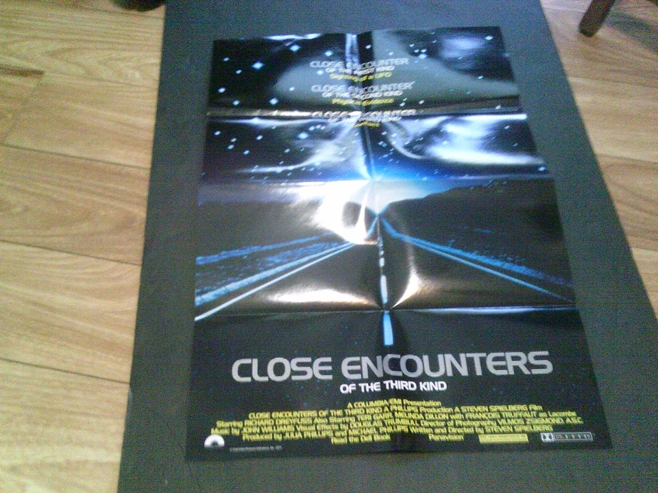 Close Encounters of the Third Kind Anniversary Ultimate Edition DVD Box Set & CD - Image 3 of 4