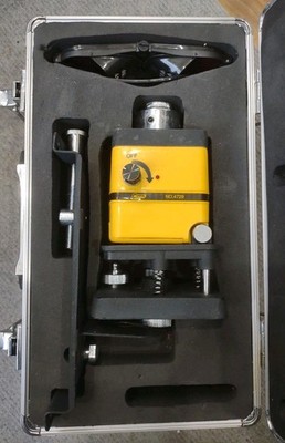 CUMMINS PRO INDUSTRIAL TOOLS  4729 SL-02D ROTARY TRANSIT LASER LEVEL IN CASE