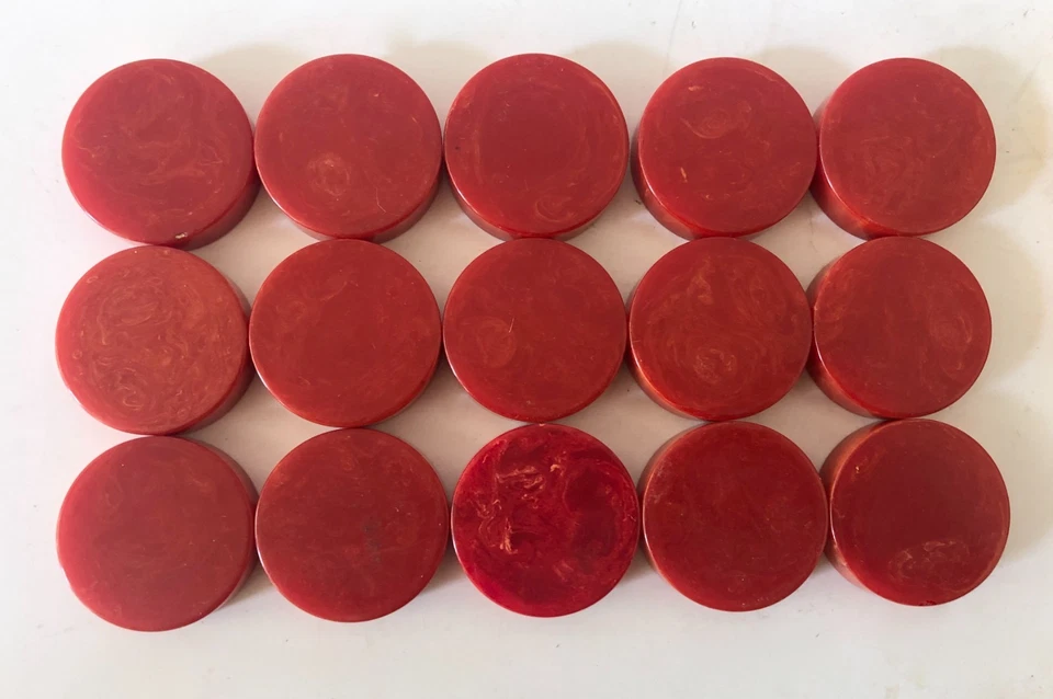 Vintage 30 Bakelite Backgammon Checkers 15 Butterscotch 15 Red - Image 4 of 4