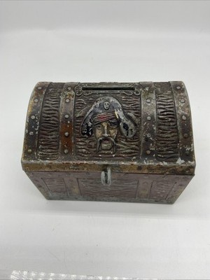 Vintage E.J.Kahn Toy Pirate Skull Metal Treasure Chest Coin Bank No Lock