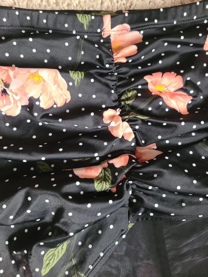 Torrid High Rise Ruched Swim Suit Bikini Bottoms Plus Size 4 4X Floral Dot Retro - Image 4 of 4