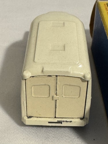 Original LESNEY Matchbox #14C Bedford Lomas Ambulance 1962 D Type Box - Picture 13 of 16