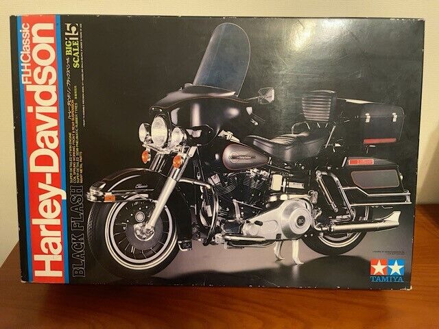 TAMIYA HARLEY DAVIDSON FLH Classic Black Flash version 1/6 BIG