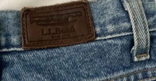 LL Bean Men's Classic Fit Jeans 42x29 - Picture 3 of 9