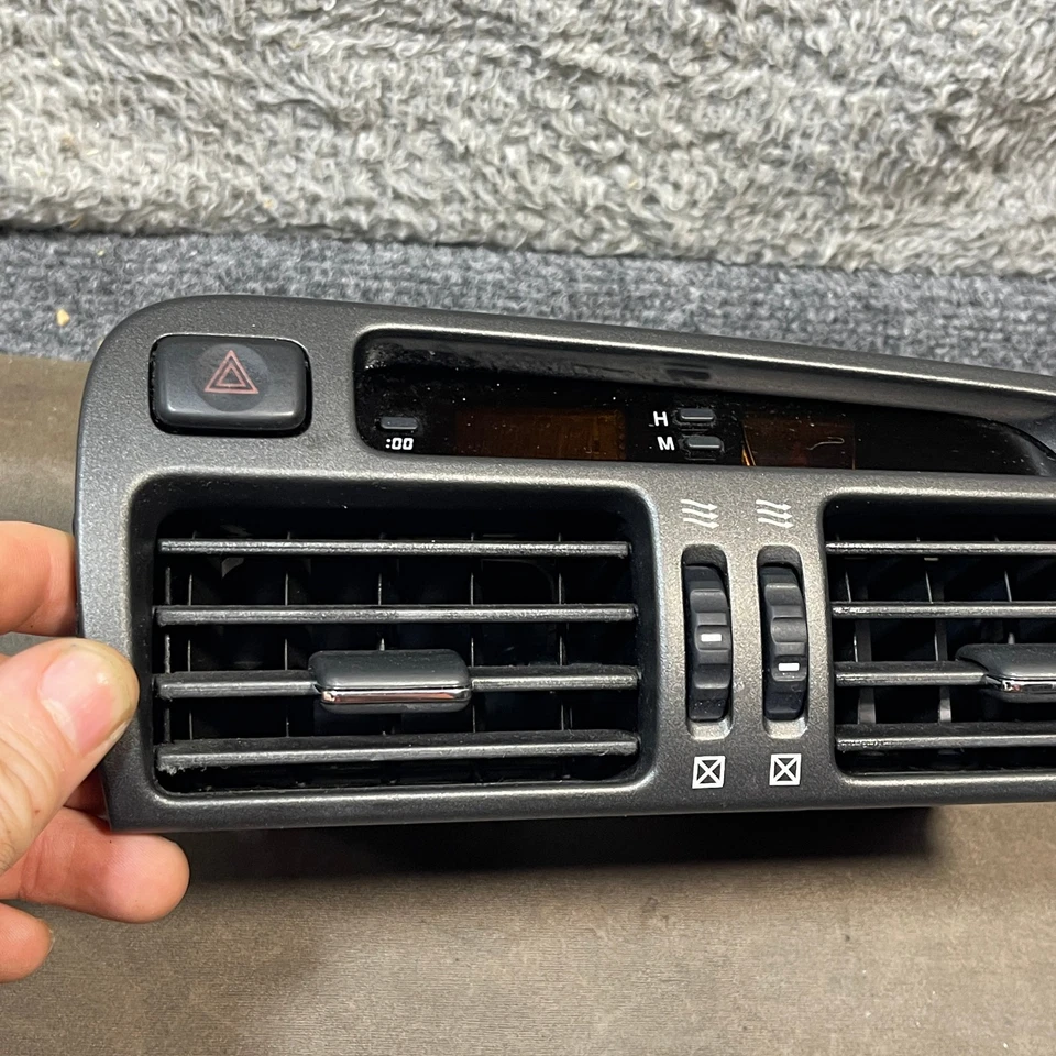 Lexus GS300 GS400 1998-2005 AIRE ACONDICIONADO calefacción ventilación con reloj e interruptor de peligro OEM gris Foto 3 de 4