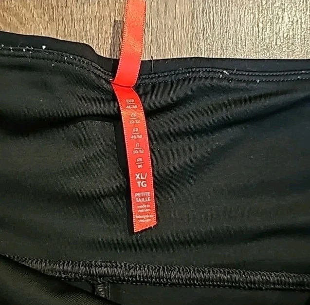 SPANX Ankle Length Ponte Black Leggings - Image 3 of 4