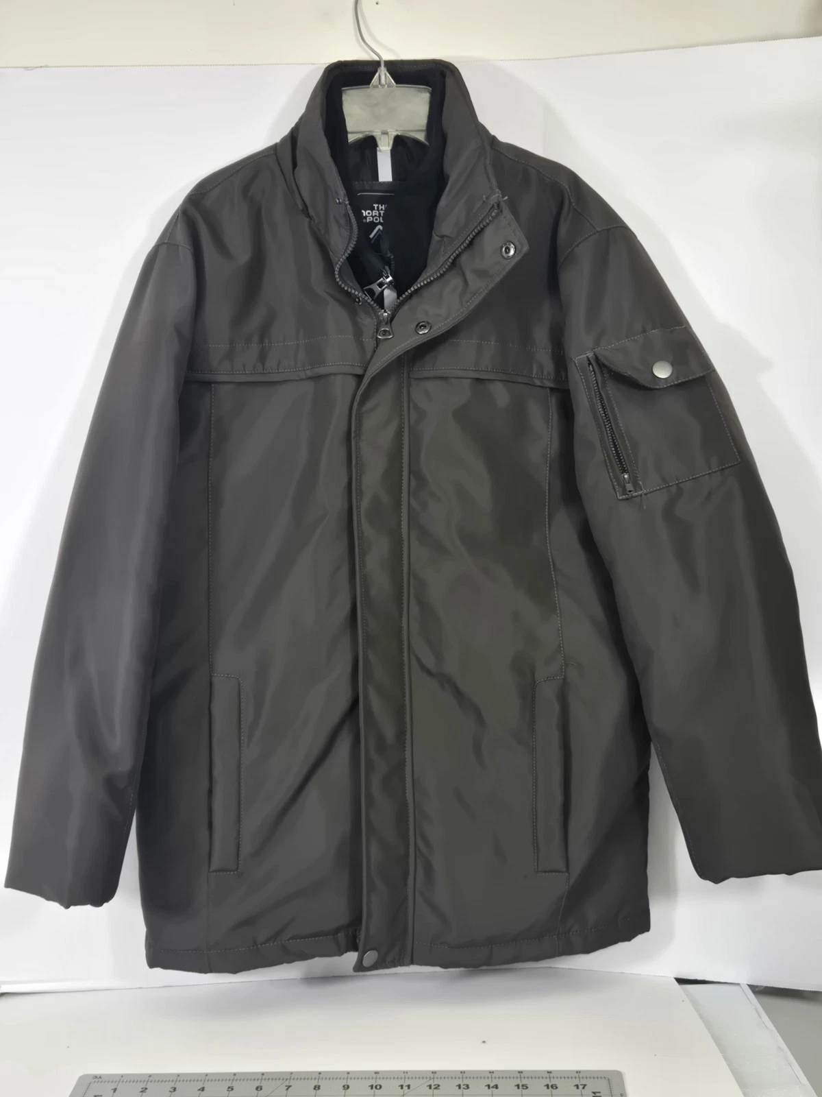 The North Pole Men’s Winter Jacket Green Size M 21x32 Zip Up Insulated Parka