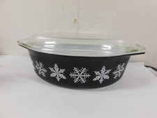 Pyrex 2 1/2 Qt 045 Black White Snowflake Cass...
