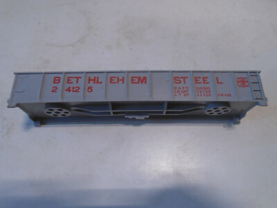 Lot 31-4143 - Modern American Flyer Trains Set w/Metal