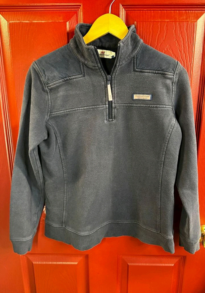 Vineyard Vines Marthas Vineyard whale navy blue sz S … Gem