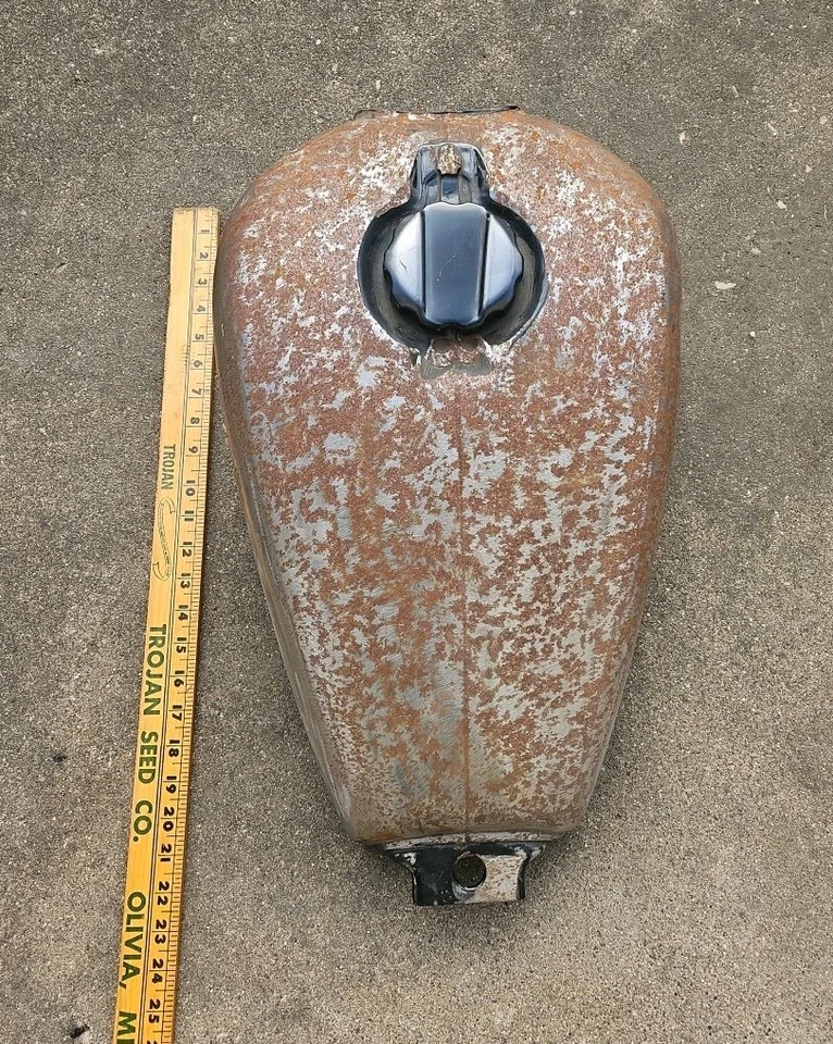 Tanque de gasolina usado para motocicleta "SIN MARCA" Harley-Davidson Kawasaki Chopper Bobber Foto 2 de 4